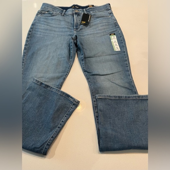 NEW Lee Ultra Lux Comfort Mid Rise BootCut Jeans- 16 Medium - Picture 10 of 13